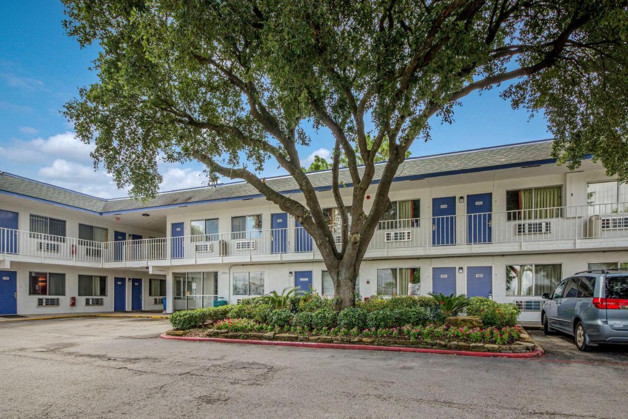 Motel 6-Conroe, TX Buitenkant foto