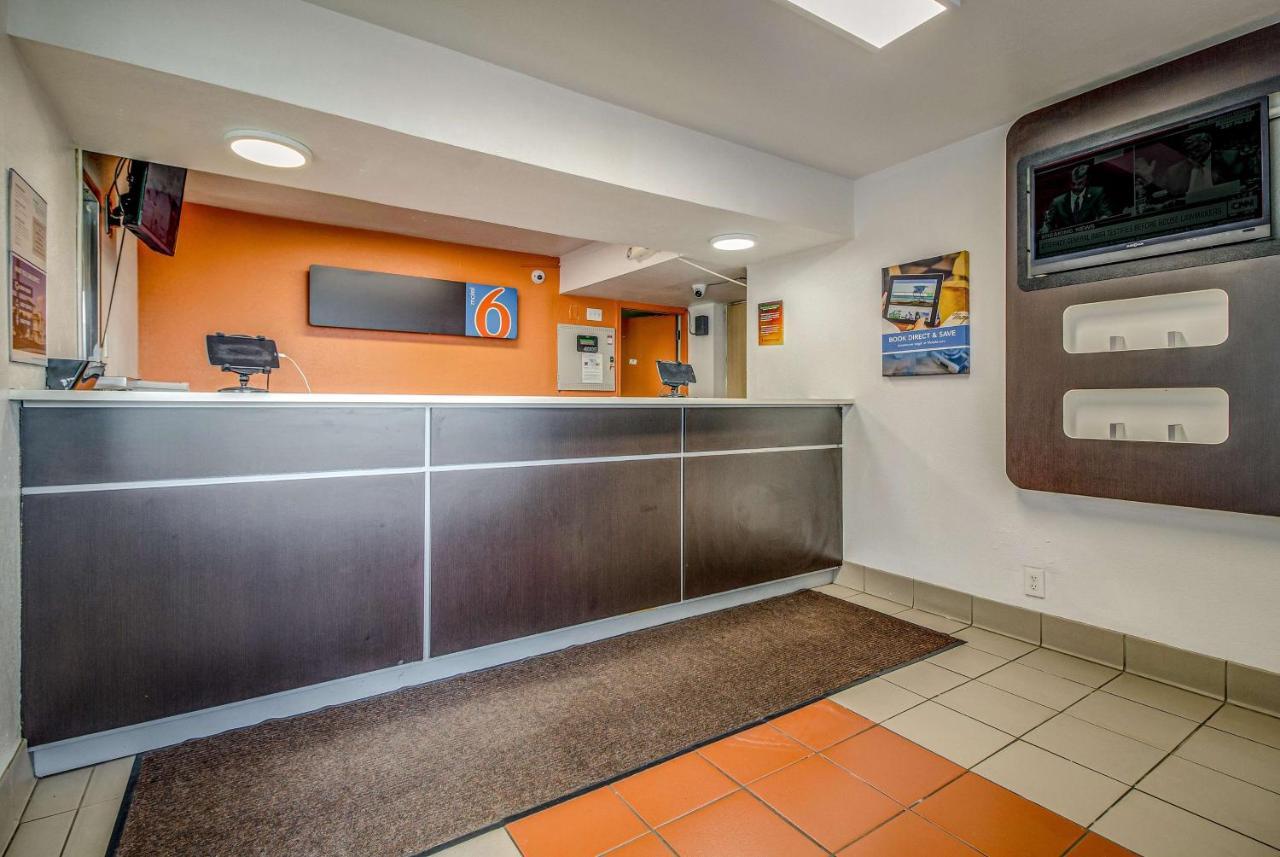 Motel 6-Conroe, TX Buitenkant foto