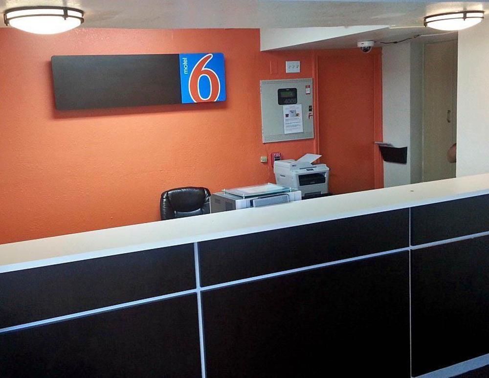 Motel 6-Conroe, TX Buitenkant foto